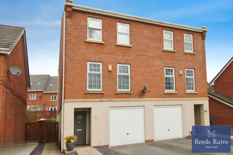 11 Lee Edge, Leeds, LS10 4FB