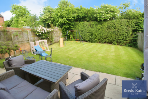 2 Burn Close, Great Preston, Leeds, LS26 8FQ