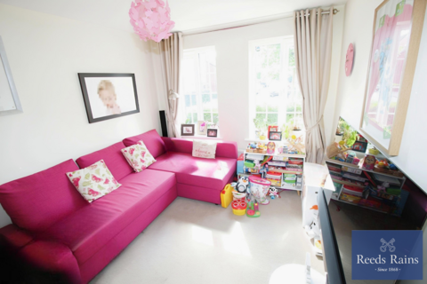 2 Burn Close, Great Preston, Leeds, LS26 8FQ