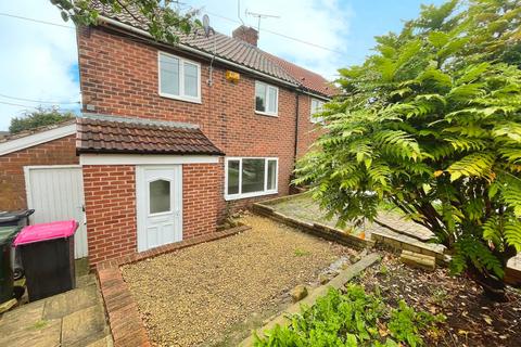 3 bedroom semi-detached house to rent, Royds Close Crescent, Rotherham S65