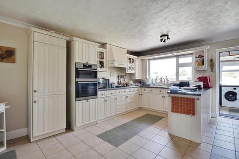 3 bedroom bungalow for sale, Lydd Road, Rye TN31