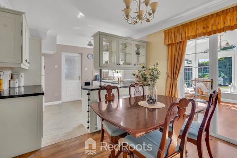 64 Ingleborough Drive, Sprotbrough, Doncaster, DN5 7AF