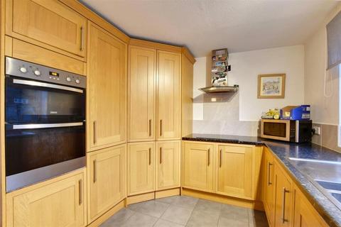 9 Ferring Close, Rye, TN31 7BY
