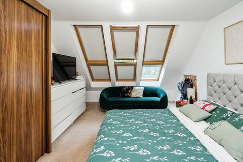 170 Broughton Lane, Salford, M7 1UF