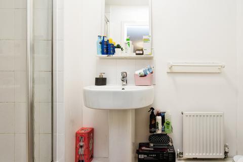 170 Broughton Lane, Salford, M7 1UF