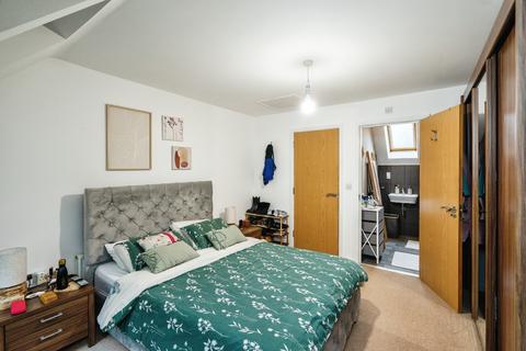 170 Broughton Lane, Salford, M7 1UF
