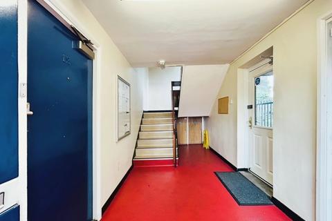 12 Chomlea Manor, Salford, M6 8PB