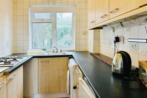 12 Chomlea Manor, Salford, M6 8PB