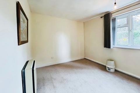 12 Chomlea Manor, Salford, M6 8PB