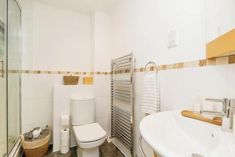 37 Bandy Fields Place, Salford, M7 2ZT