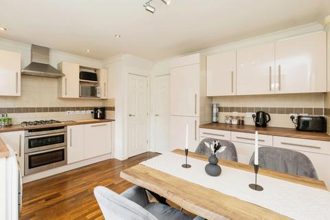 37 Bandy Fields Place, Salford, M7 2ZT