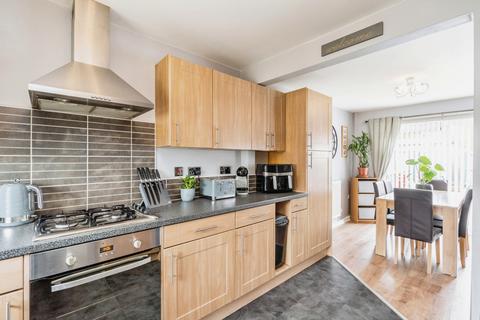 70 Graythorpe Walk, Salford, M5 4HR