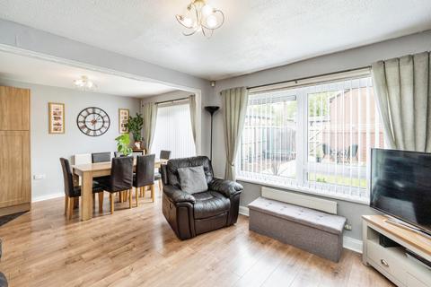 70 Graythorpe Walk, Salford, M5 4HR