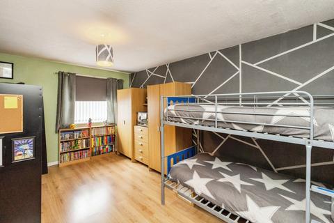 70 Graythorpe Walk, Salford, M5 4HR