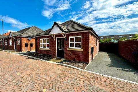 2 bedroom bungalow for sale, Fenton Drive, Scarborough YO13