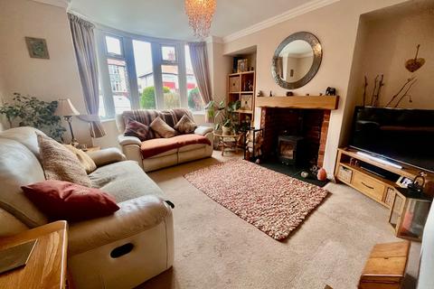 2 bedroom semi-detached house for sale, Hillside Gardens, Scarborough YO12