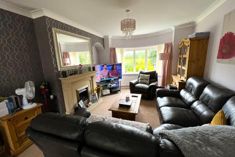 3 bedroom semi-detached house for sale, Scalby Road, Scarborough YO12