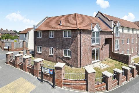 Flat 6, 10 Ingle Close, Scarborough, YO12 4AY