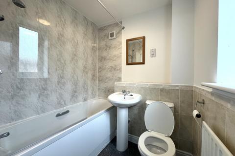 Flat 6, 10 Ingle Close, Scarborough, YO12 4AY