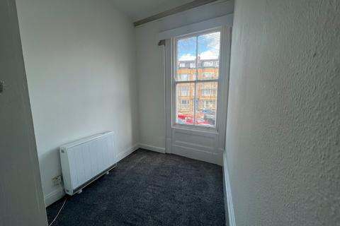 1 bedroom apartment to rent, Trafalgar Square, North Yorkshire YO12