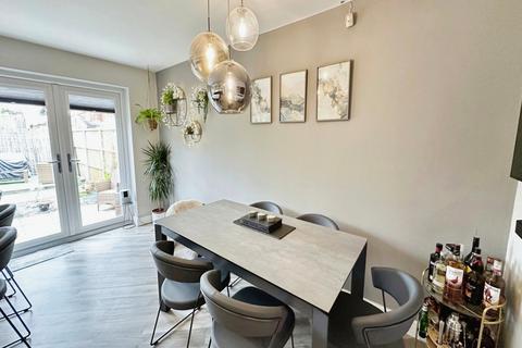 4 Barn Elms, Camblesforth, Selby, YO8 8GY