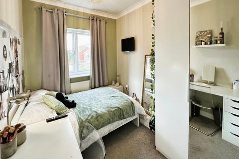 4 Barn Elms, Camblesforth, Selby, YO8 8GY