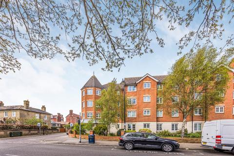 2 bedroom apartment for sale, Queens Crescent, Hampshire PO5