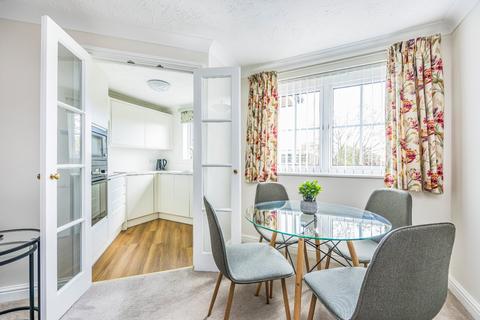 2 bedroom apartment for sale, Queens Crescent, Hampshire PO5