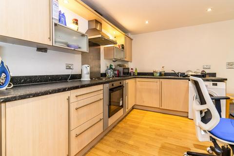 2 bedroom apartment for sale, Adamson House, Salford M5