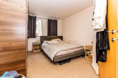 2 bedroom apartment for sale, Adamson House, Salford M5