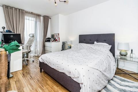 3 bedroom apartment for sale, Michigan Point Tower B, Salford M50