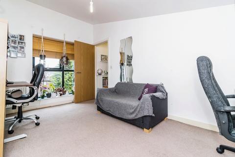 undefined, Groves Avenue, Greater Manchester M5