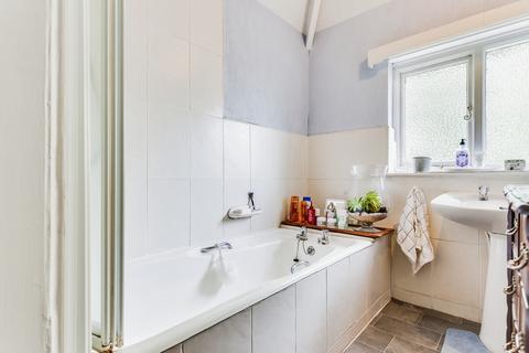 385 Barnsley Road, Wakefield, WF2 6BA