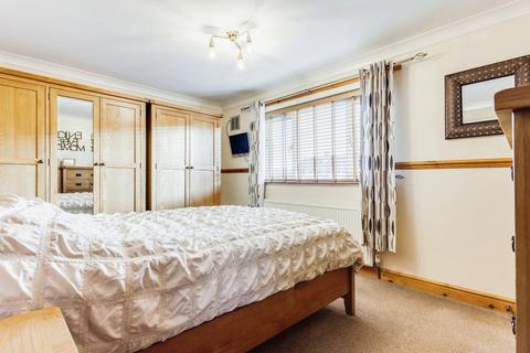 69 Harewood Road, Wakefield, WF1 4BW