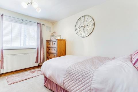 69 Harewood Road, Wakefield, WF1 4BW