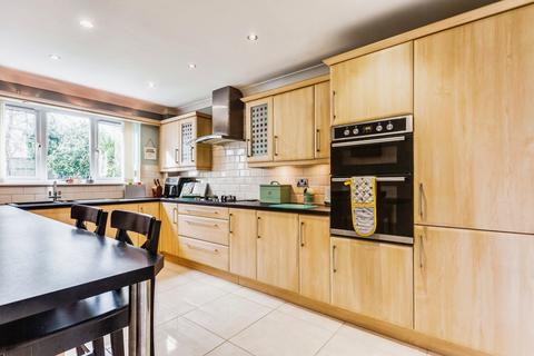 4 bedroom detached house for sale, Fairway View, West Yorkshire WF2