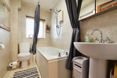 61 Barnstone Vale, Wakefield, WF1 4TW