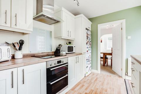 2 Wavell Grove, Wakefield, WF2 6JW