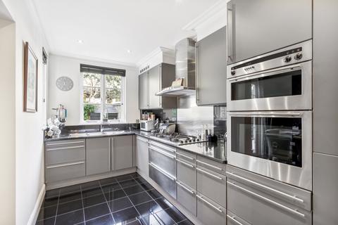 11 Lindsay Square, London, SW1V 3SB