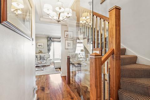 11 Lindsay Square, London, SW1V 3SB