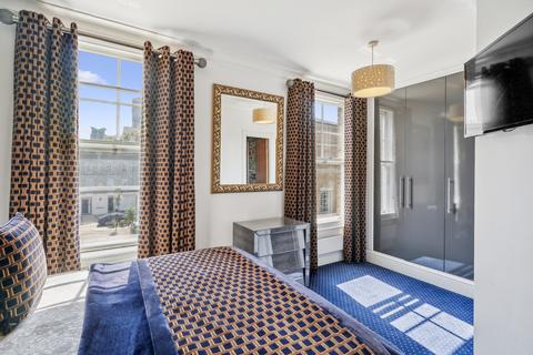 11 Lindsay Square, London, SW1V 3SB