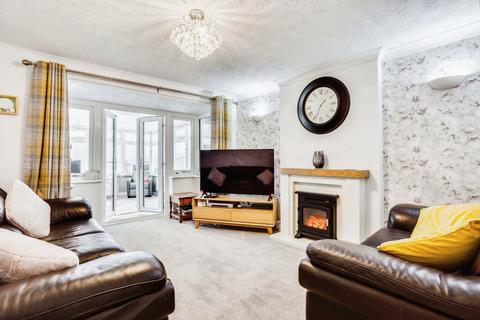 10 Beechfield Drive, Sharlston Common, Wakefield, WF4 1EG