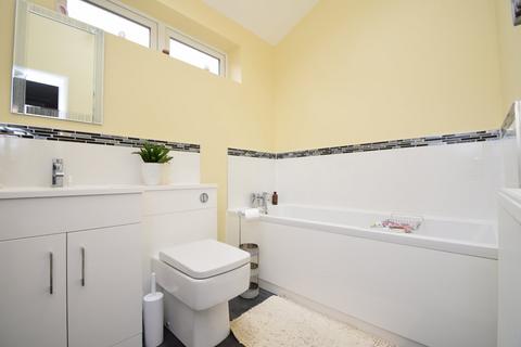 2 bedroom bungalow for sale, Darenth Rise, Chatham ME5