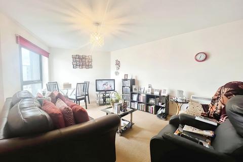 2 bedroom apartment for sale, The Decks, Cheshire WA7