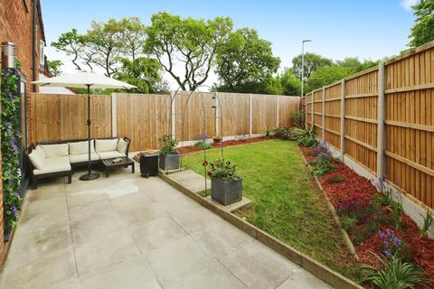 32 Benson Walk, Wilmslow, SK9 2HG