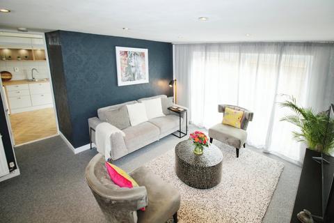 32 Benson Walk, Wilmslow, SK9 2HG