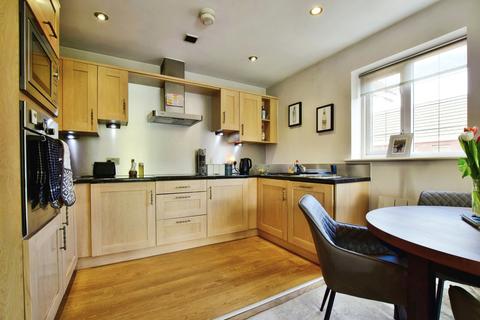 2 bedroom apartment for sale, Station Road, Cheshire SK9