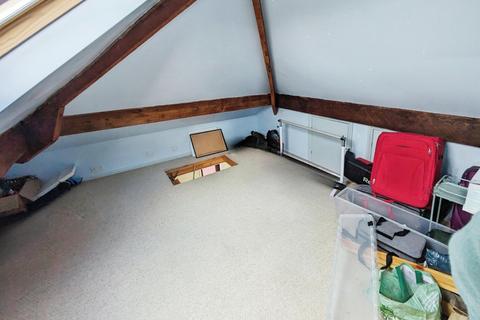 14 Hollythorpe Road, Sheffield, S8 9NE