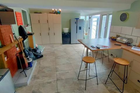 26 Belvedere Drive, Wrexham, LL11 2BG