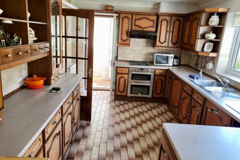 5 Birkdale Road, Wrexham, LL13 9QR